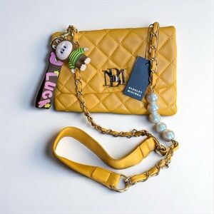 🎄 NWT Badgley Mischka Yellow Quilted Pearl Chain Shoulder Bag – Holiday Gift ✨